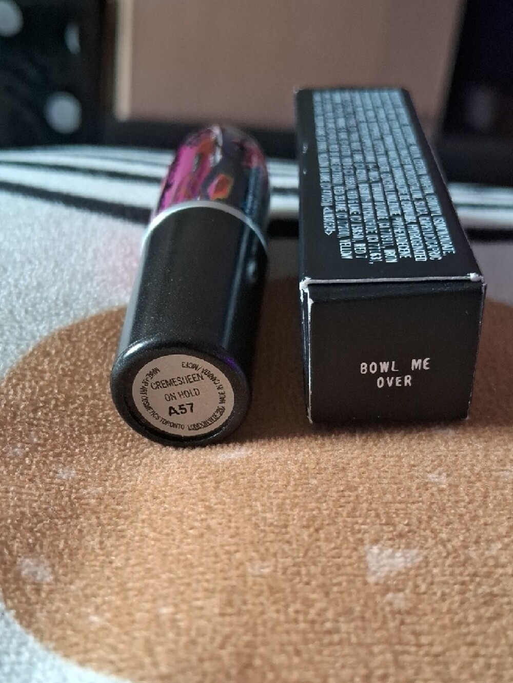 MAC Sheen Lipstick - Pink and Purple Marble Case - Cremesheen On Hold - Picture 2 of 5